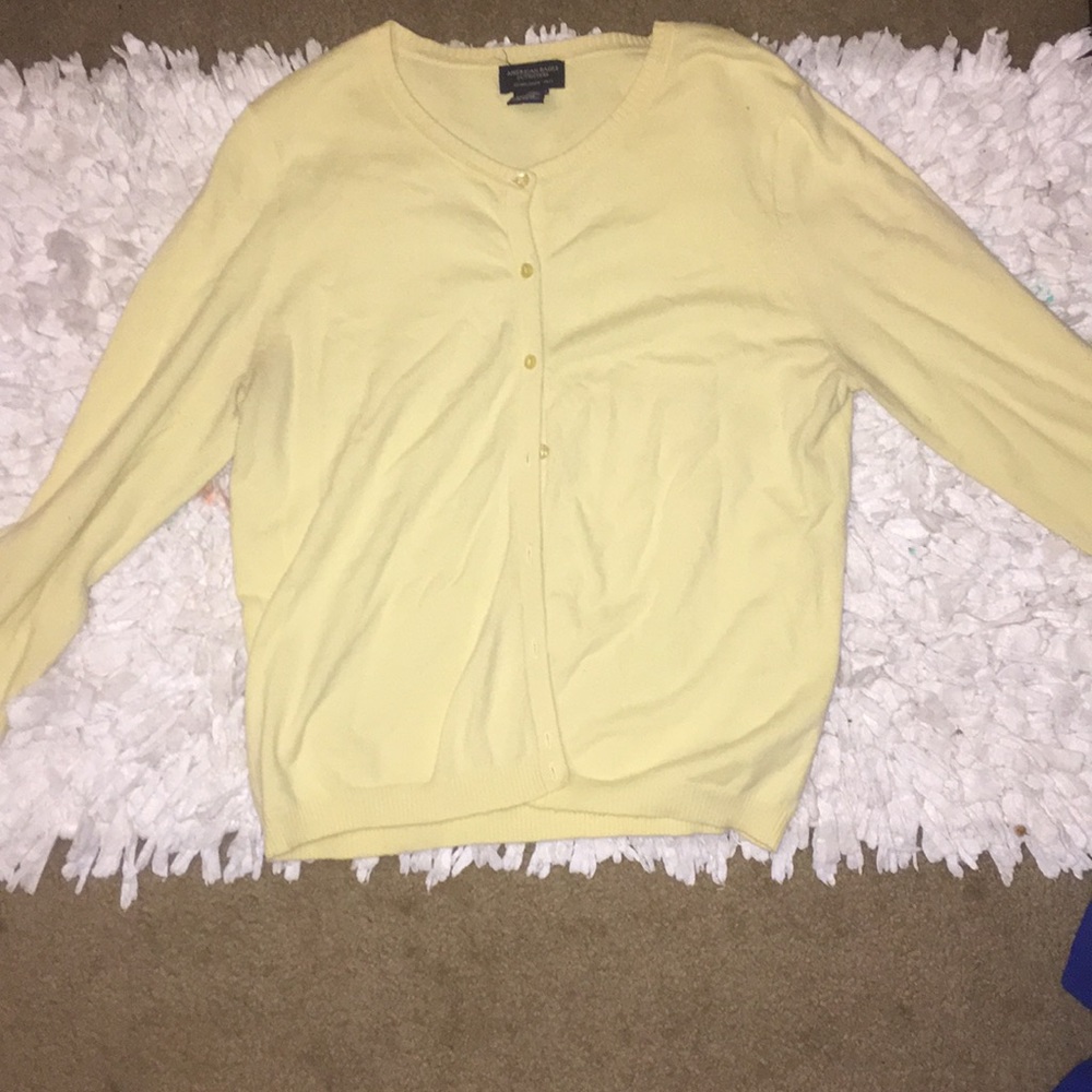 American Eagle Size Large Yellow Cardigan...